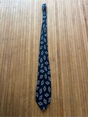 Brandini Men’s Silk Blue Diamond Patterned Tie W/ Purple & White Accents